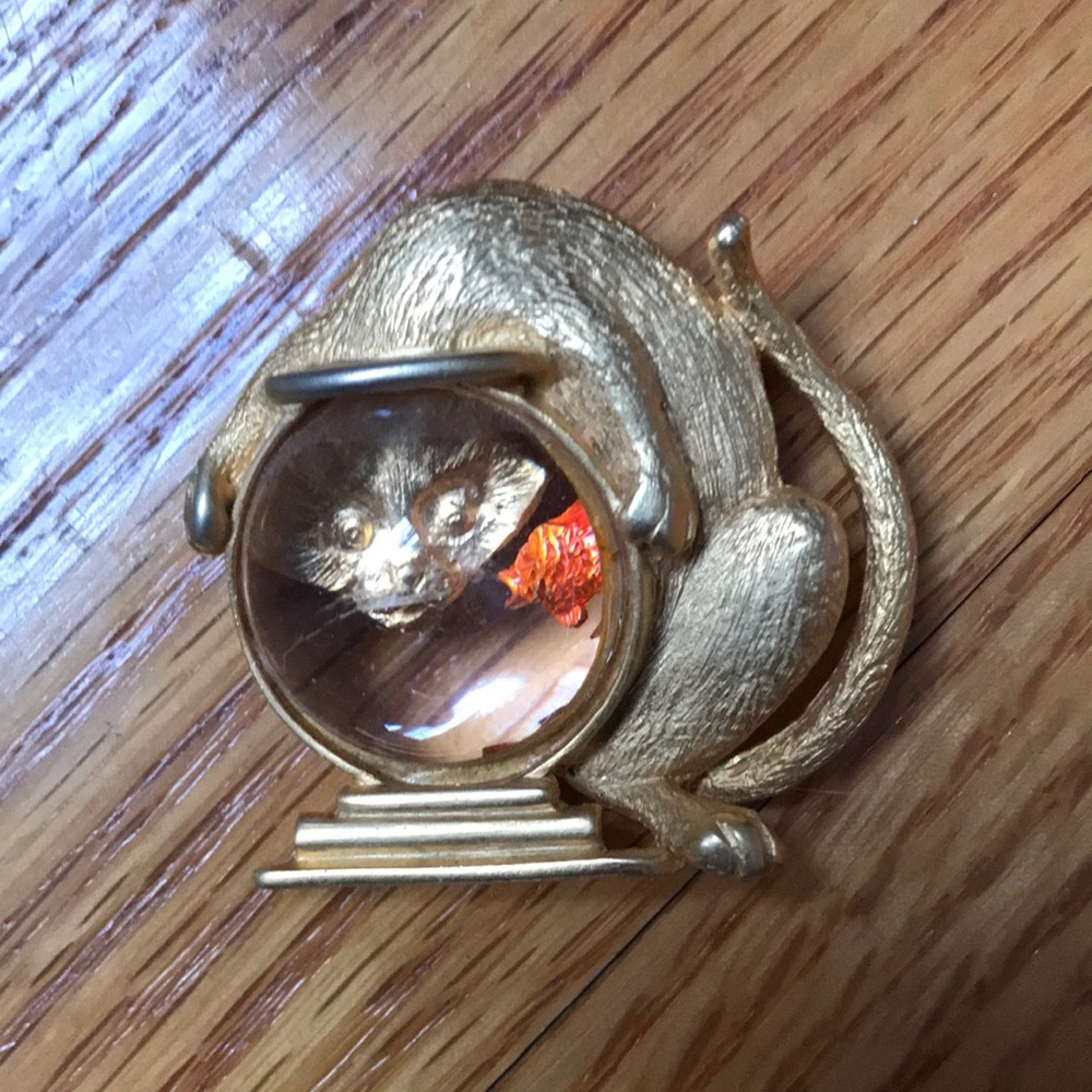 Vintage JJ cat and fishbowl brooch